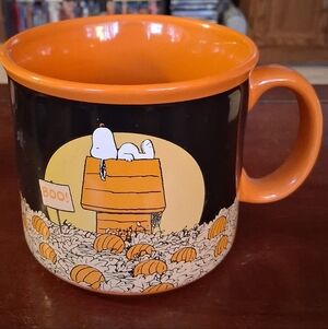 Oversized PEANUTS SNOOPY HALLOWEEN Collectible Mug